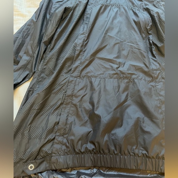 Lululemon Pack & Go Rain Lightweight Windbreaker Pullover Waterproof Jacket - Picture 9 of 15